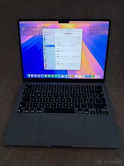 MacBook Air 13" 2024, M3, 8GB/256GB Vesmírně šedý - 4