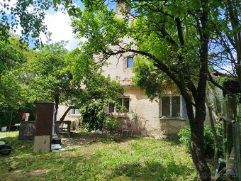 Prodej stavebního pozemku 1355 m² - 4
