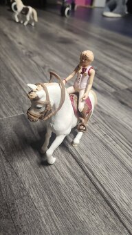 Schleich Blondýna Sofia a kůň Blosom - 4