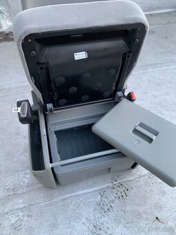 Sedadlo s integrovanou chladničkou vw T4 Multivan - 4