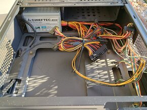 HTPC skríň se zdrojem chieftec 450W - 4
