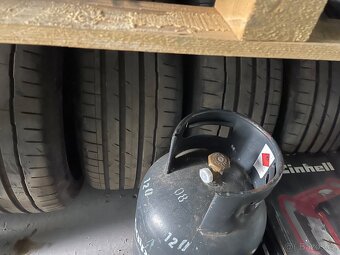 Tesla Y pneu - 255/45 R19 - 4