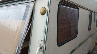 Karavan Tabbert 460 s před stanem - 4