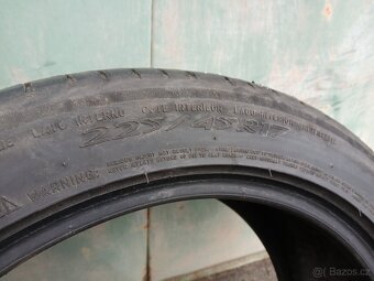 letni pneu michelin 225/45 R17 se vzorkem 6mm - 4
