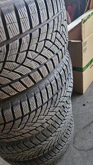 245/45R18 100V - 4