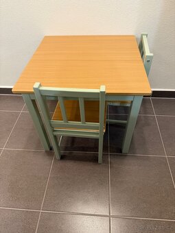 Prodej dětského stolečku včetně dvou židliček - 4