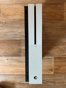 Xbox One S - 4