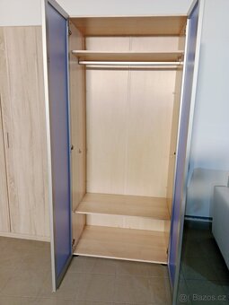 Šatní skříň - 4
