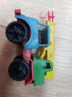 retro plastový autojeřáb,bílý koníček; dekorace soška delfín - 4