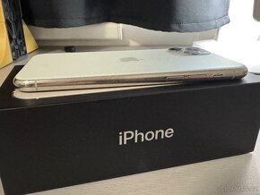 Apple iPhone 11 Pro 256GB bílo stříbrný - 4