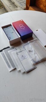 Xiaomi Mi 8 Lite bohaté přislušenství a perfekní stav - 4