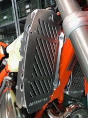 KTM, Husqvarna, Beta Výztuhy kryty chladiče s ventilátorem - 4