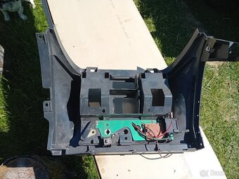 Střední panel peugeot - 4