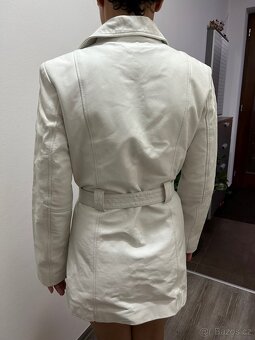 Kožený bílý elegantní kabátek, zn. KARA - 4