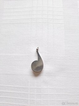 Elegantní přívěsek na řetízek s kamínkem - 4