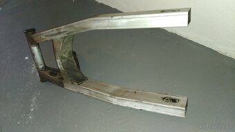 Suzuki GSX-R 750 (do r. 1987) - kyvná vidlice - 4