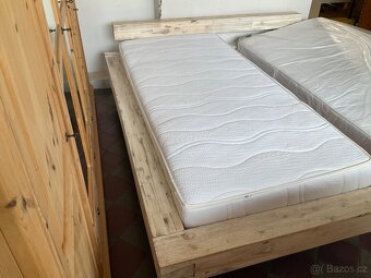 Velká manželská postel akácie Masiv - 4