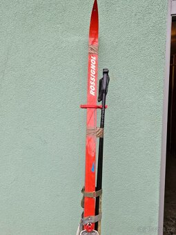Běžky Rossignol (červené), hůlky a sjezdové boty nadměrná ve - 4