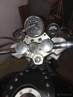 Suzuki VZ 800 Marauder - 4
