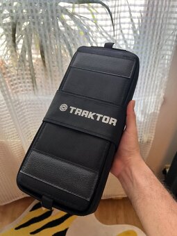 Traktor Kontrol F1 DJ Controller - výborný stav - 4