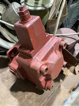 prodám hydraulické čerpadlo - 4