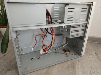 AT skříň se zdrojem - pro 486, Pentium - 4