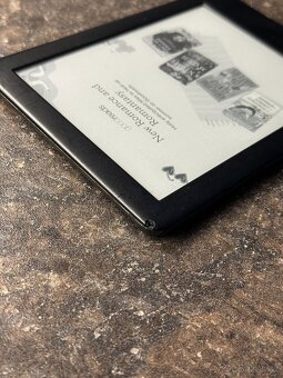 Čtečka knih Amazon Kindle 10. gen 8GB černá 3 - 4