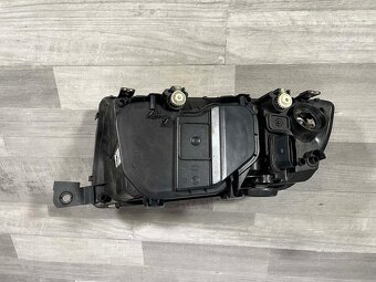 ŠKODA FABIA 1 1999-2007 - 6Y - světlo PP - HELLA - 4