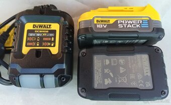 Baterie DeWalt 5Ah 1,7Ah 18V Power Stack a nabíječka DCB1104 - 4