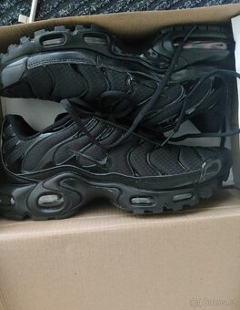 Nike Air Max Plus "Triple Black" - 4
