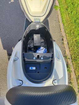 Prodám HECHT Equis e-skútr White - 4