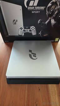 Sony PlayStation 4 Slim 1TB Grand Turismo SPORT edice - 4