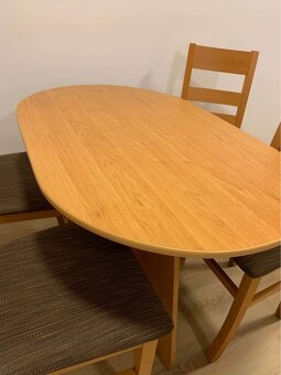 Jídelní stůl a 4 židle - 4