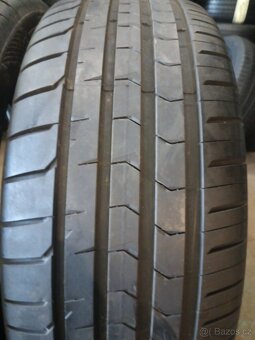 2xletní pneu 235/50/19.Vredestein. - 4