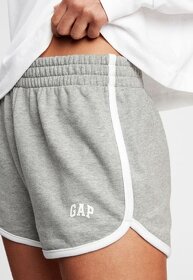 Gap nové dámské šortky, vel.L, pošta 30 kč - 4