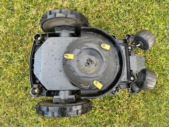 Robotická sekačka Gardena smart SILENO life 750 - 4