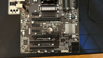 GIGABYTE GA-970A-DS3P + FX-6300 (6C/6T) - 4