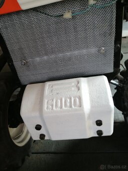 Prodám KUBOTA B 6000 - nový motor. - 4