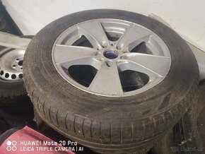 Prodám dvě sady kol na Mercedes ML - 4