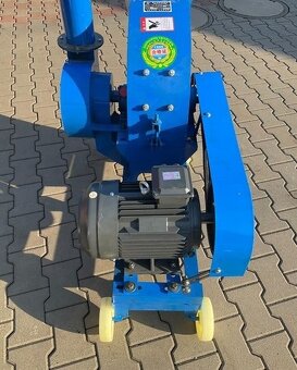 Kladivkový drtič na drcení , s motorem 5,5 KW - 4