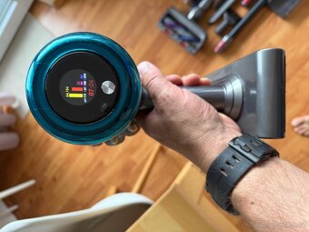 Dyson V15 Detect Total Clean, v záruce - 4