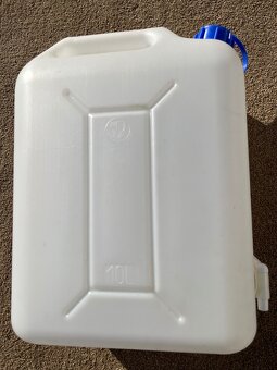 kanystr plastový s kohoutkem 10l - 4