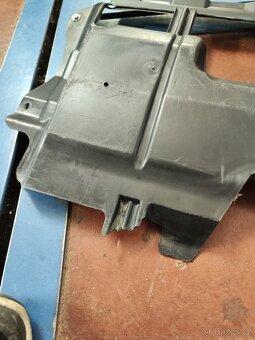 Kryt motoru Peugeot 208, Citroën C4 9682559380 - 4