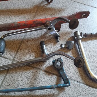 ČŽ 175- 501-502 PRASÁTKO řaící páky+vidlice+háček - 4