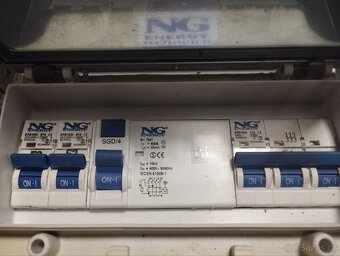 Stavební rozvaděč 2x 230V 1x 400V - 4