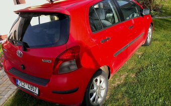 Toyota Yaris 1.3 VVTi - 121000km - 4