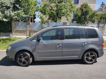 VW Touran 2,0 FSI bez TK - 4