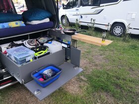 Obytná vestavba vw t5 - 4