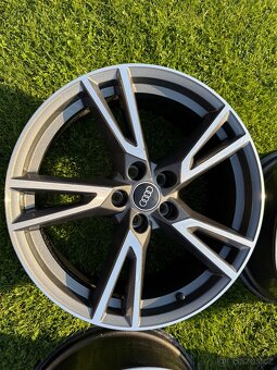 Alu kola S-line Audi Q5 80A601025R 8JX19 ET39 - 4
