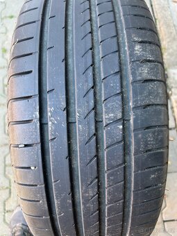 Pneu GOODYEAR 245/45R18 - 4